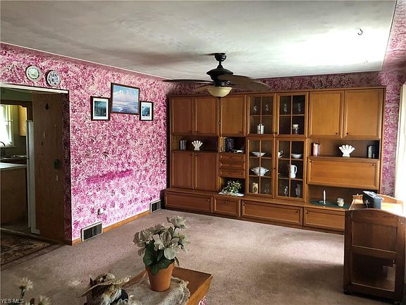 3rd image of 844 Norwood Ave