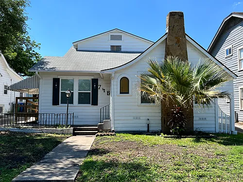 746 Bailey Ave Photo 1