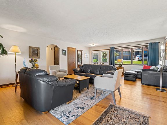 3rd image of 504 Ben Hogan Dr