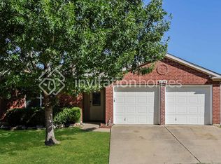 1805 White Feather Ln, Fort Worth, TX 76131