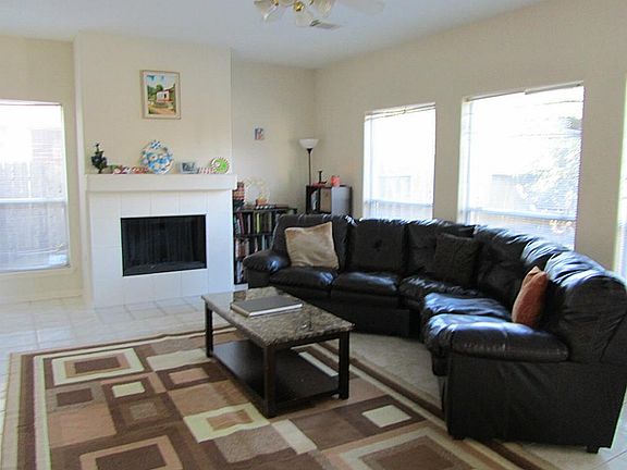 2nd image of 12827 Lindsey Ln