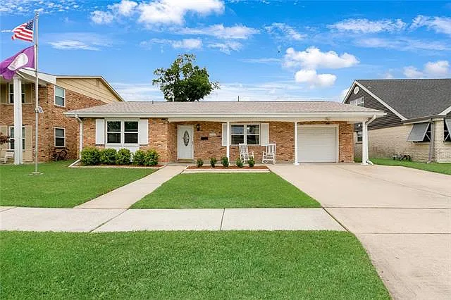 3 bed, 2.0 bath, 1501 sqft, $2,300 — Photo 1