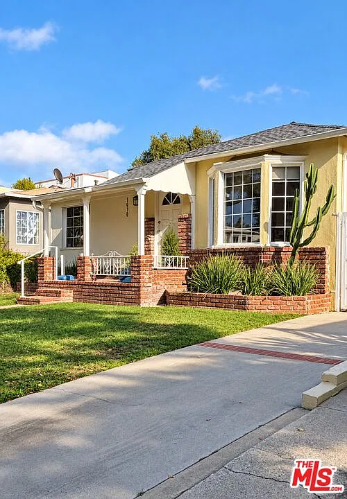 3 bed, 2.0 bath, 1988 sqft, $8,500 — Photo 2