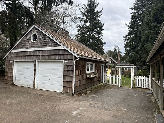 4th image of 750 5th St.