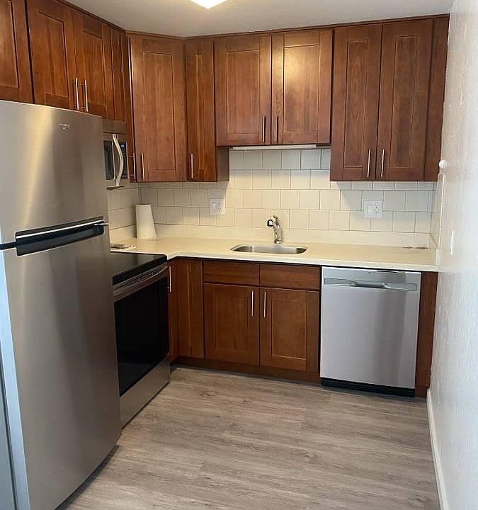 1st image of 324 32nd Ave #2