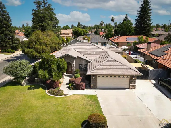 7416 Huntington Ct, Bakersfield, CA 93308