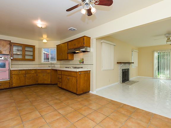 5th image of 2522 Ramona Dr