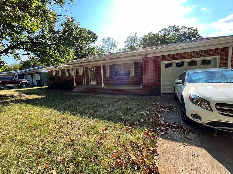 1749 Winchester St — Photo 2