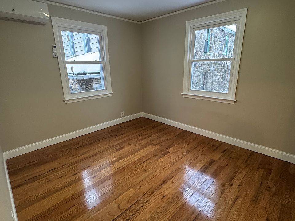 2nd image of 3965 Duryea Ave #2