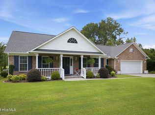 107 Silver Lake Ct, Peletier, NC 28584