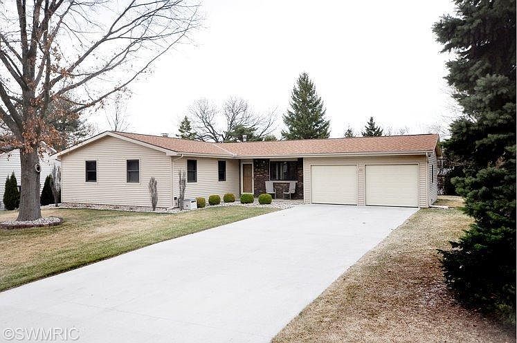1st image of 131 Brentwood Dr