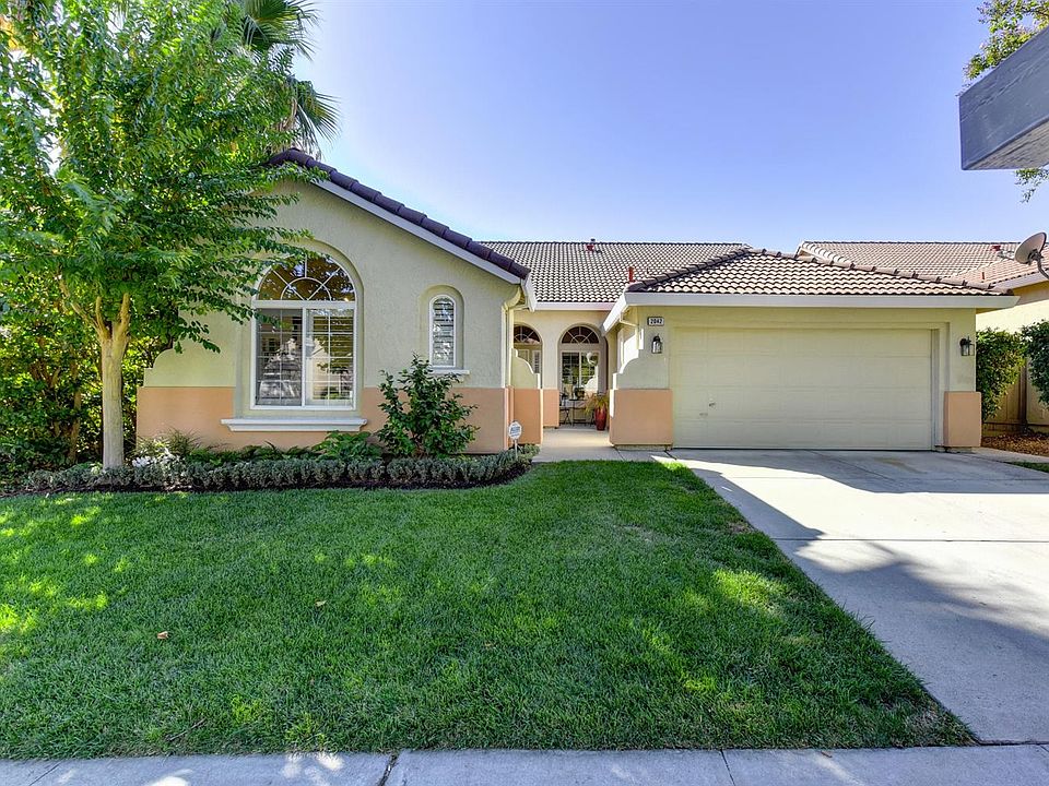 2nd image of 2042 N Bend Dr