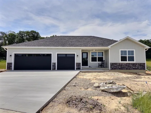 2926 Blue Jay Lane, Portage, WI 53901