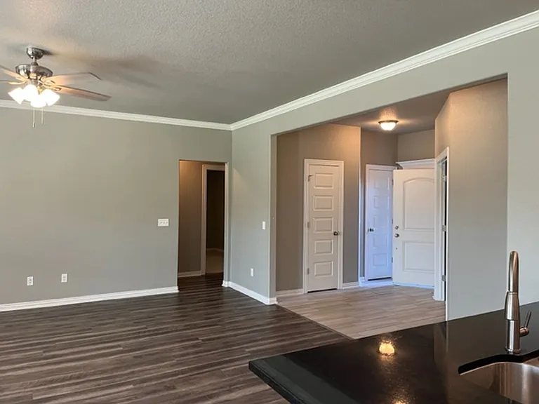 4338 Leafield St — Photo 4