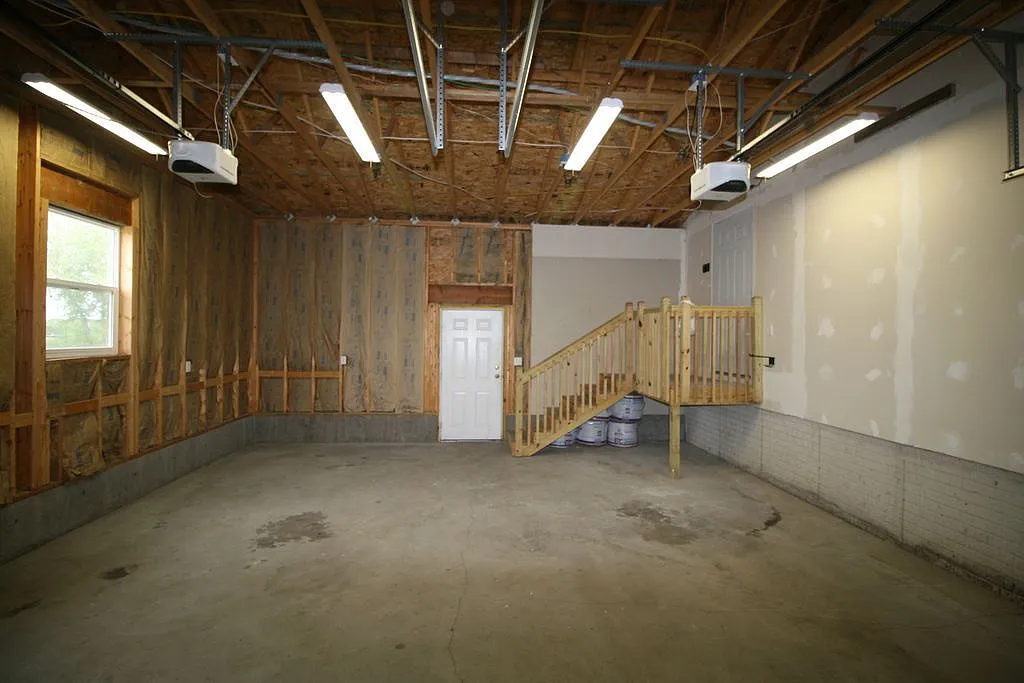 4 Bedroom, 3 Bathroom Home for Rent in Raymond, Ia — Photo 2