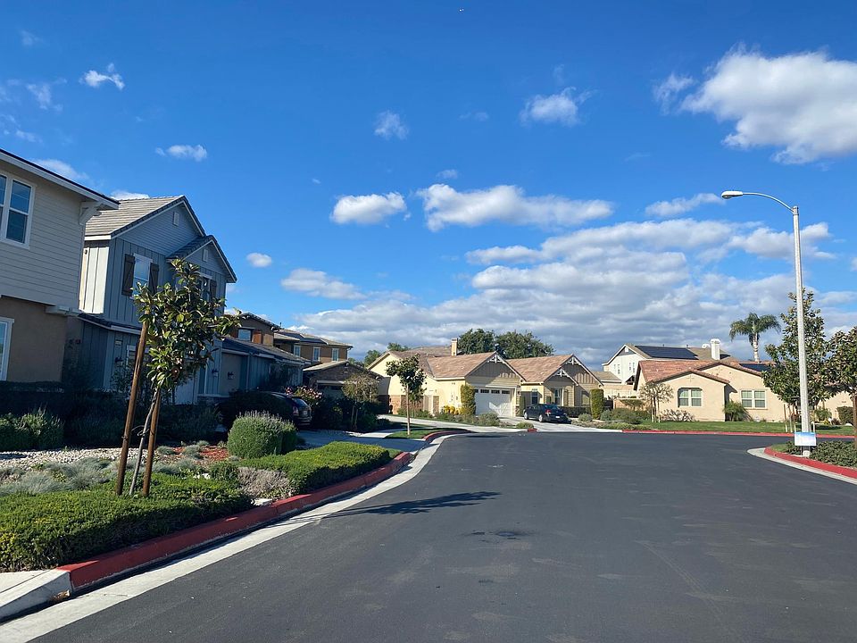 Neighborhood View 1
