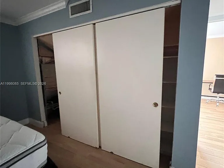 1750 James Ave #5G — Photo 18