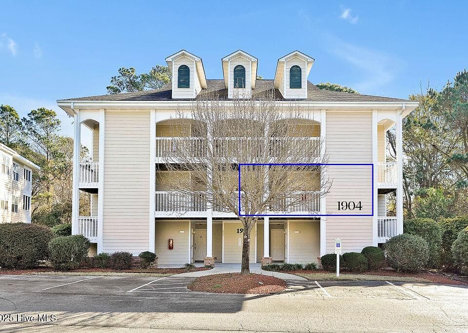 1st image of 3350 Club Villas Drive #1904