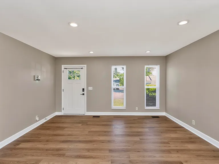 3153 Towne Village Rd — Photo 5