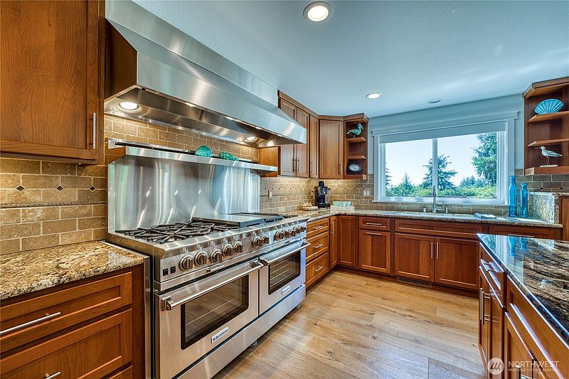 5th image of 802 Jewil Dr.