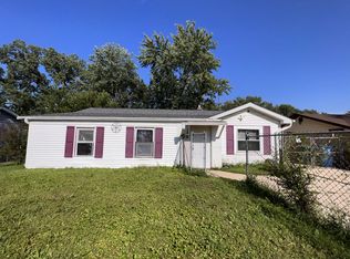 618 S Webster St, Aurora, IL 60505