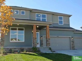 2001 Aberdeen Dr, Papillion, NE 68133