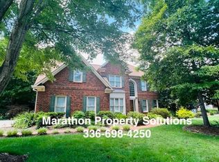 3207 Timberoak Ct, Greensboro, NC 27410