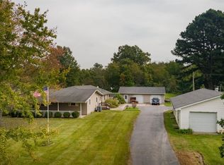 14658 Christmas Tree Rd, Johnston City, IL 62951