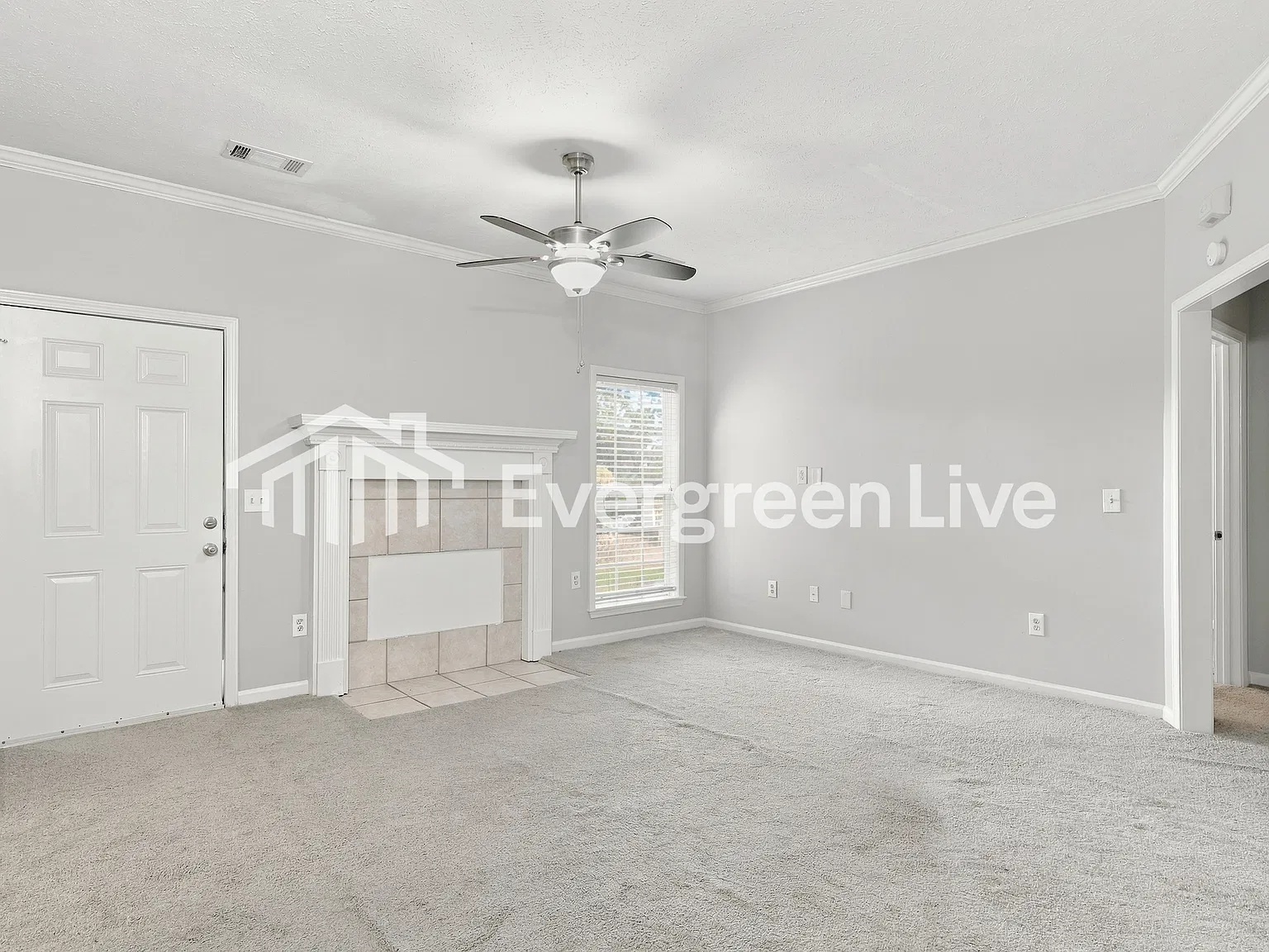 3 bed, 2.0 bath, 1350 sqft, $1,745 — Photo 3