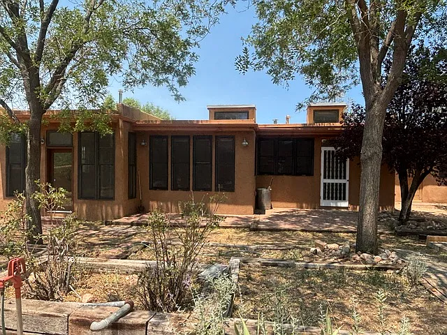 1910 Agua Fria St — Photo 2