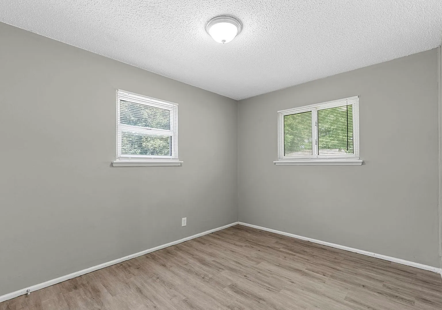 3 bed, 864 sqft, $1,395 — Photo 3