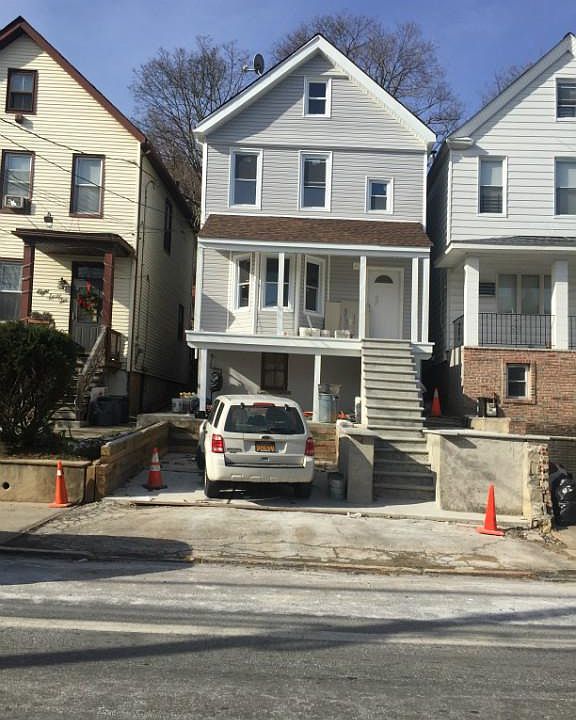 1st image of 864 Van Duzer St #1