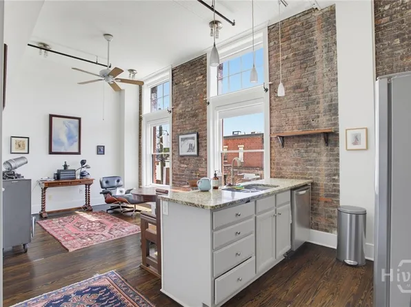 9 W York Street #305, Savannah, GA 31401