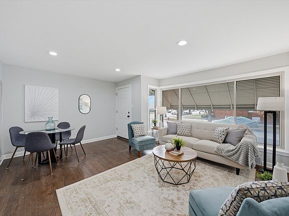 4th image of 2658 W 83rd St