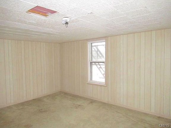 5th image of 212 S Main St