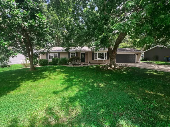 501 W Oak St, Aviston, IL 62216