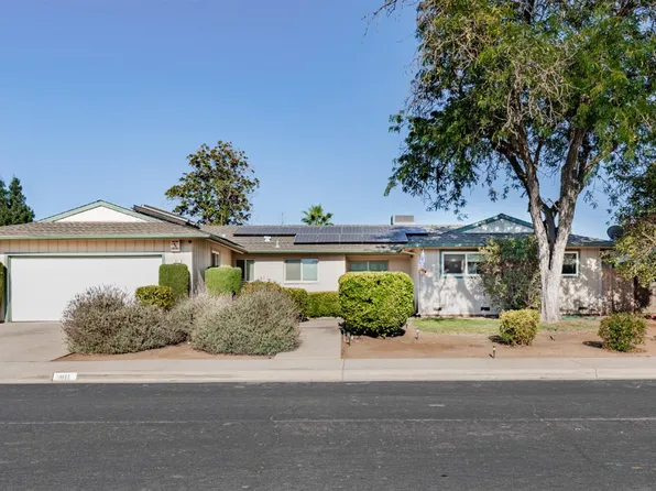 911 Stanford Ave, Clovis, CA 93611
