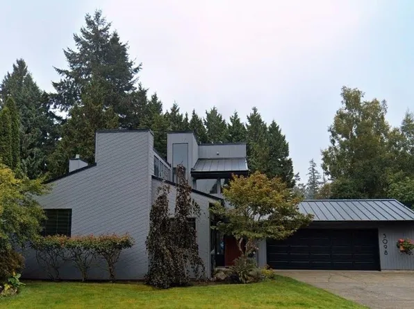 5098 2nd Ave, Delta, BC V4M 1C8