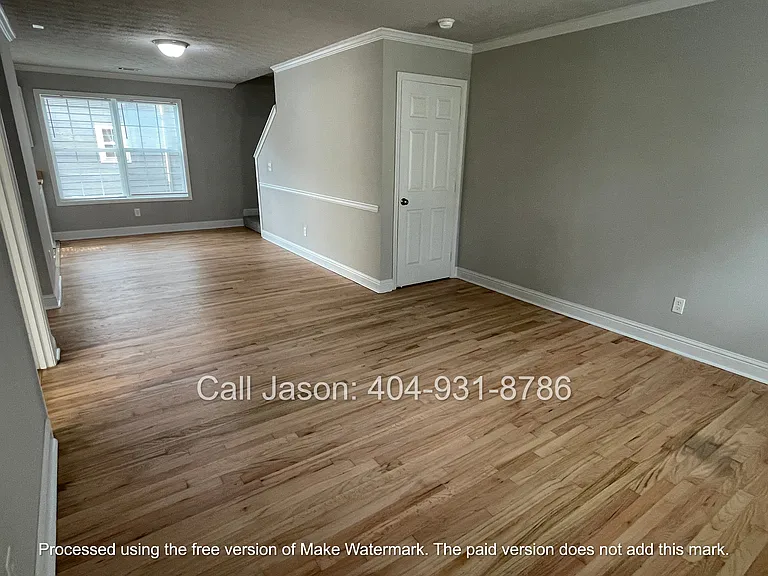 250 Stafford St NW #B — Photo 4