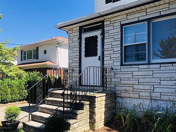 3rd image of 51 Tacoma St