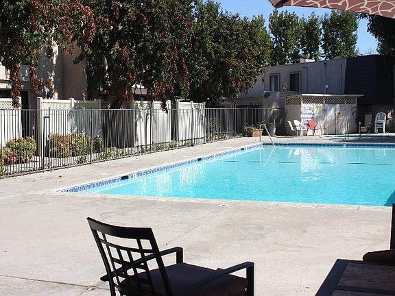 3rd image of 15031 Chatsworth St APT 9