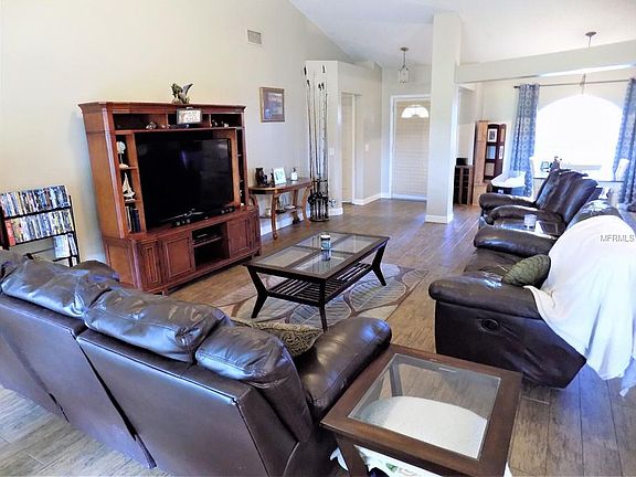 5th image of 361 Crape Myrtle Ln