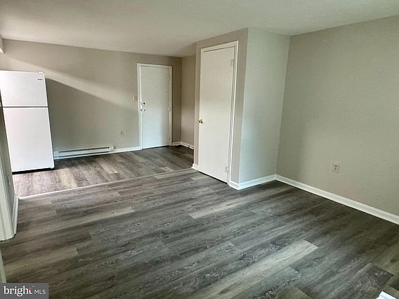 5th image of 109 S Bentz St APT 2