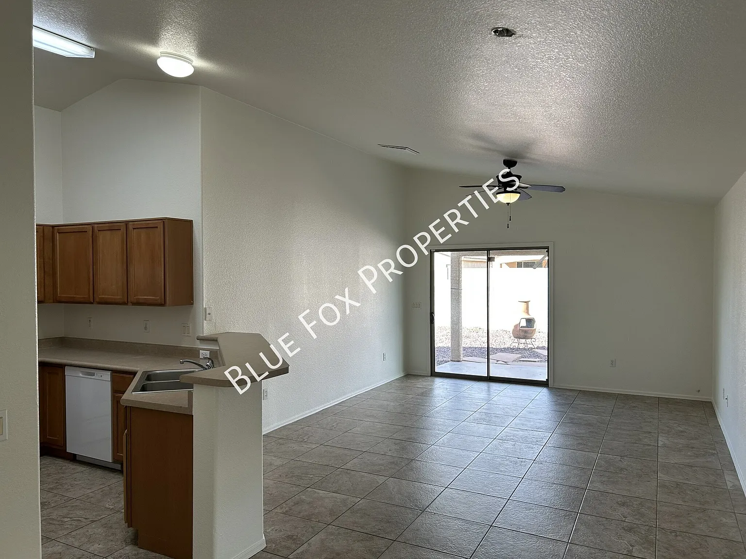Amazing Southeast Tucson Vail School District, and many community features. — Photo 4