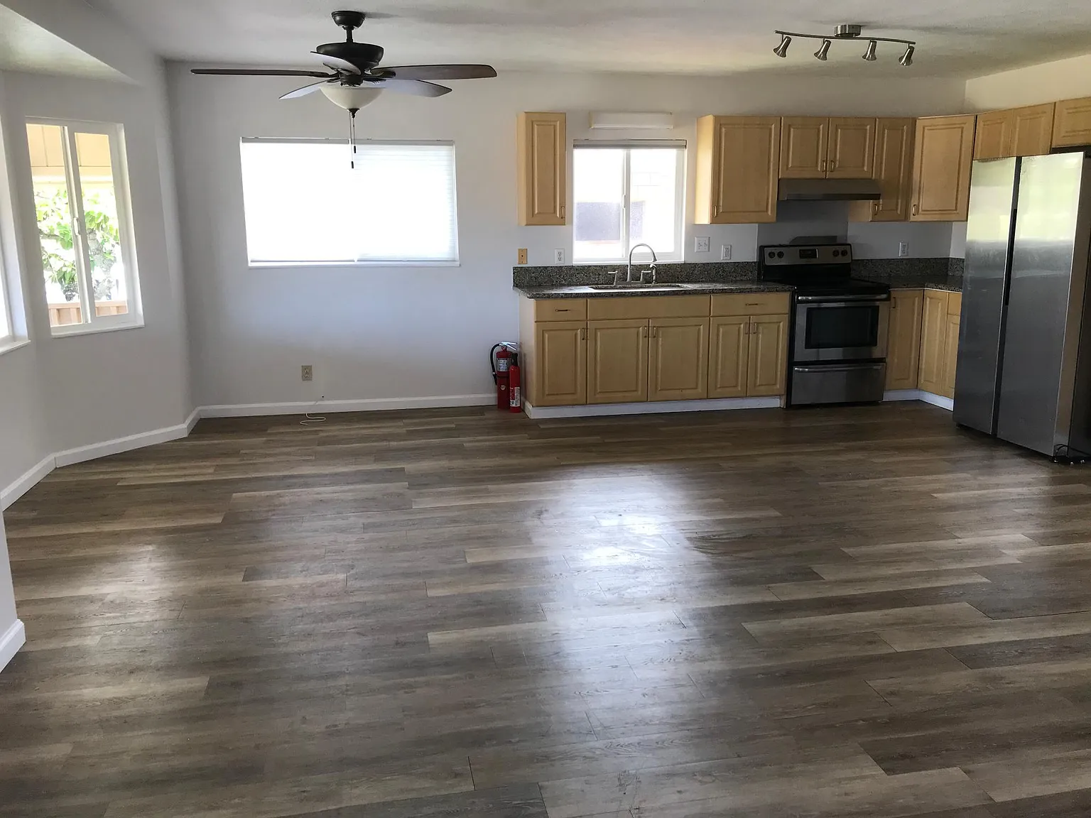 4 bed, 2500 sqft, $5,000 — Photo 4