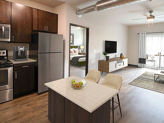 2nd image of 1400 SE Bishop Dr #1460201