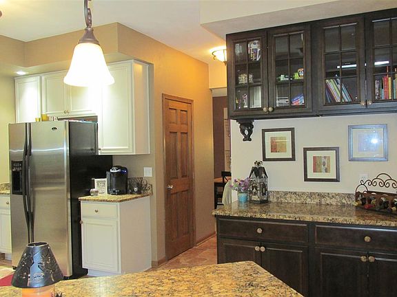 2nd image of 705 W Chinquapin Dr