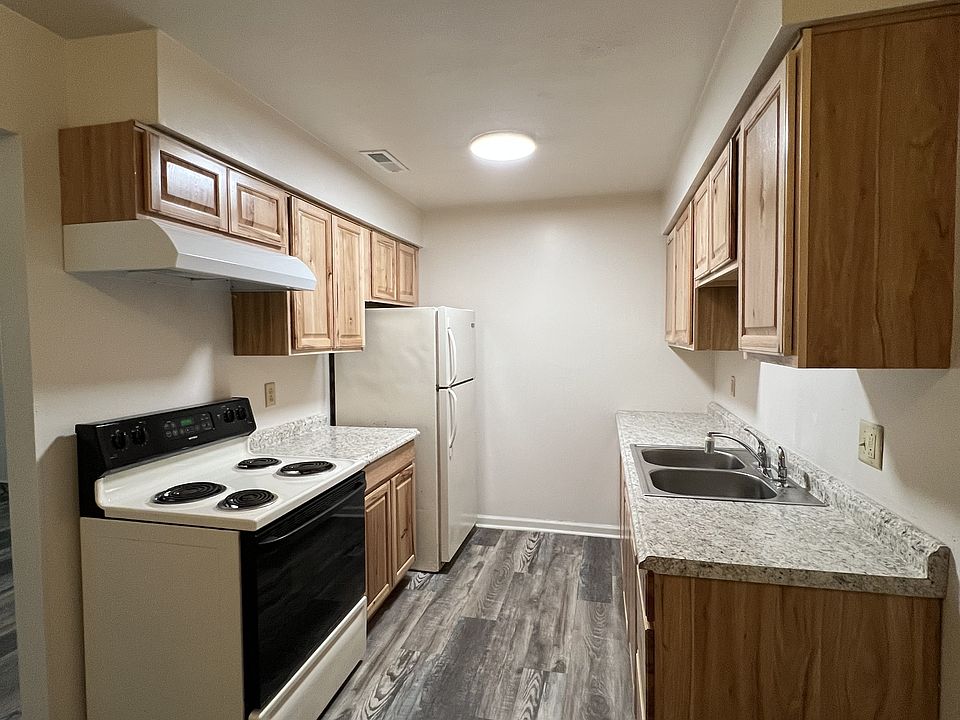 1st image of 851-855 E Washington Ave #17759833