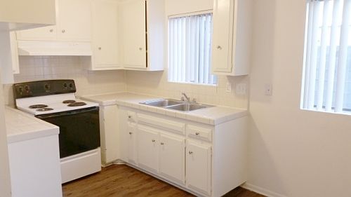 3rd image of 14800 S Berendo Ave APT 8