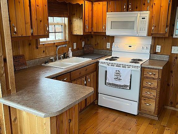 4th image of 75 Egyptian Hills Dr #8